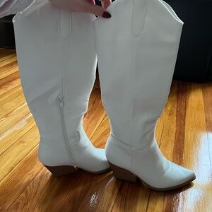 Women's White Cowboy Boots